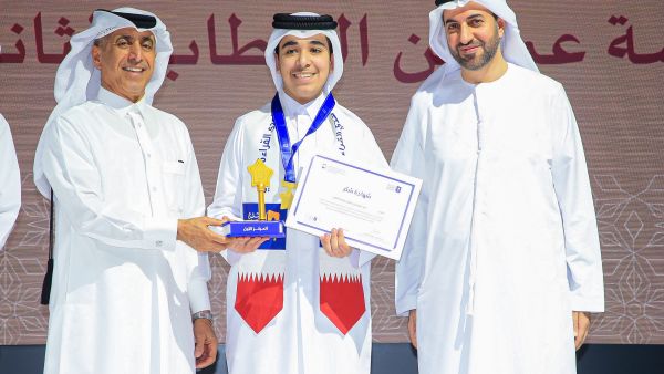 عبد الرحمن الجابر بطلاً لتحدي القراءة العربي في دولة قطر عبد الرحمن الجابر بطلاً لتحدي القراءة العربي في دولة قطر