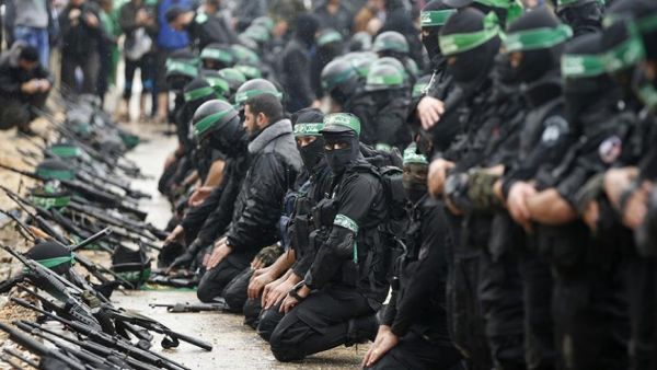 صورة تعبيرية تظهر محموعة من مجاهدي كتائب الشهيد عز الدين القسام