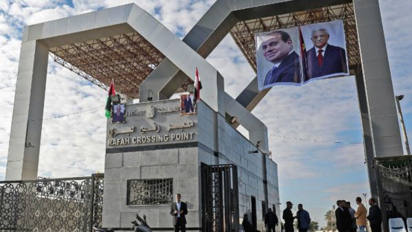  أعلن جيش الاحتلال، صباح اليوم الثلاثاء عن سيطرته الكاملة على معبر رفح جنوب قطاع غزة.