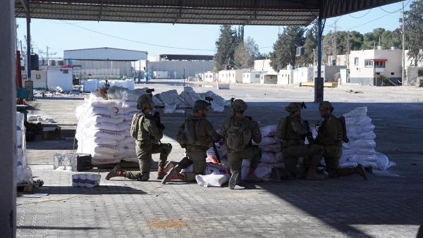 قوات الاحتلال الإسرائيلي تسيطر على معبر رفح من الجانب الفلسطيني