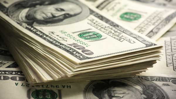 سعر الدولار مقابل الجنيه المصري بعد تثبيت الفائدة الأمريكية اليوم الجمعة 3 مايو