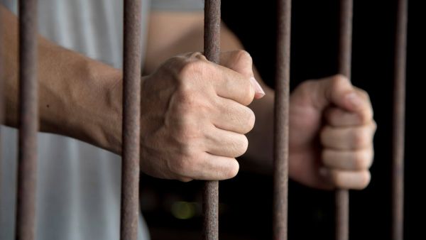 تفسير حلم السجن للزوج بالتفصيل للمتزوجة وللحامل