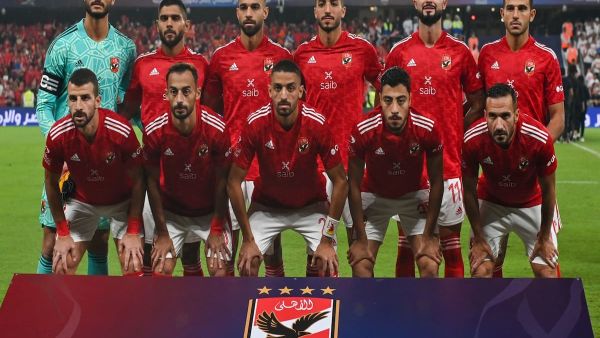  نجم الأهلي المصري يوضح سبب الرحيل 