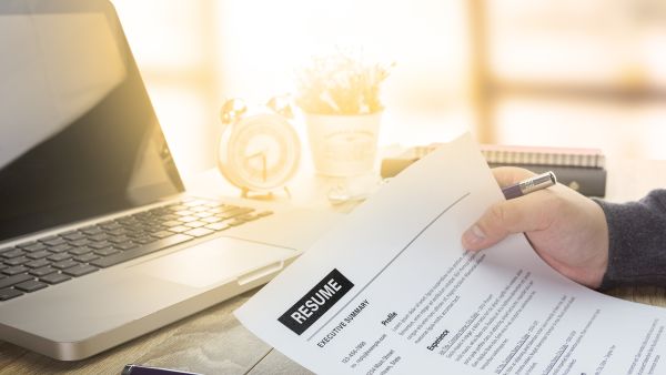 How to Follow Up with a Recruiter