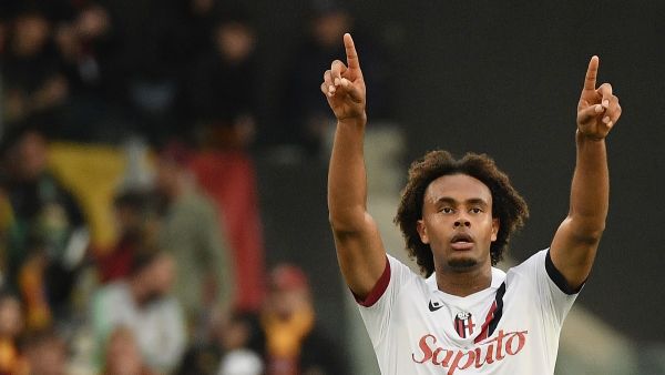 Bologna's Dutch forward #09 Joshua Zirkzee celebrates after scoring his team's second goal during the Italian Serie A football match between AS Roma and Bologna at the Olympic Stadium in Rome on April 22, 2024. (Photo by Filippo MONTEFORTE / AFP)