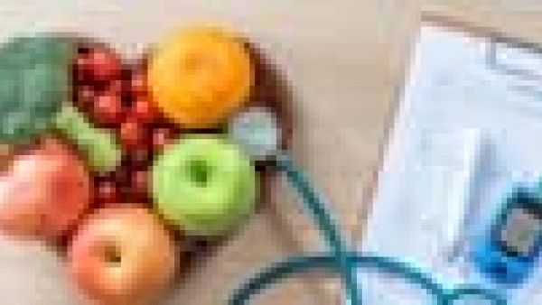 تخصص التغذية السريرية.. هل له مستقبل وما هي كلياته في السعودية؟