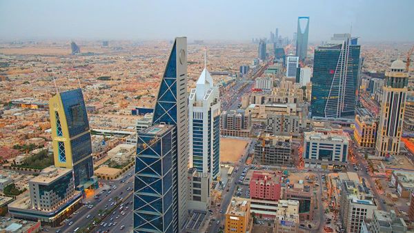 سر الحفارات الضخمة في العاصمة السعودية الرياض سر الحفارات الضخمة في العاصمة السعودية الرياض