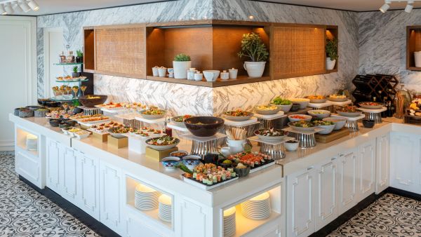 Al Dawaar Revolving Restaurant at Hyatt Regency Dubai Revolves into Summer 2024 with New Dining Experiences