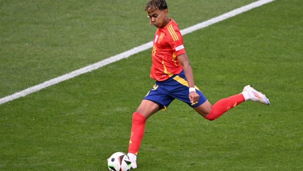 إنييستا يشيد بأداء لامين يامال مع منتخب إسبانيا في يورو 2024