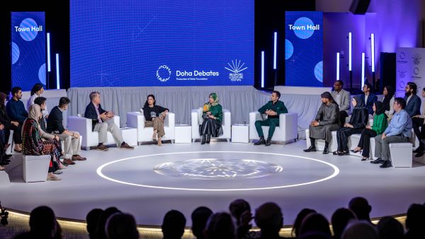 خلال الحدث مناظرات الدوحة التابعة لمؤسسة قطر تستضيف لقاءً حول ما إذا كان الغرب يعزز العدالة العالمية