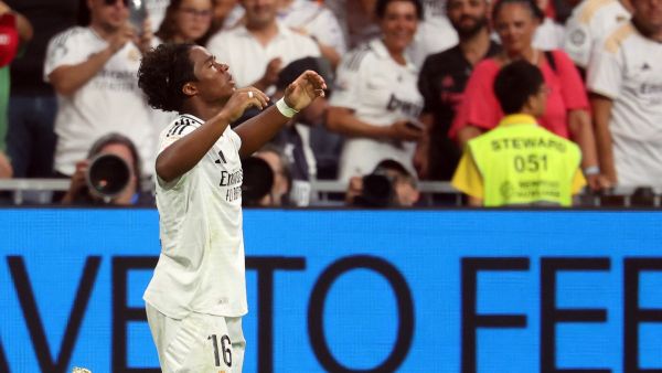 إيندريك يحتفل بهدفه (Photo by Pierre-Philippe MARCOU / AFP) إيندريك يحتفل بهدفه (Photo by Pierre-Philippe MARCOU / AFP)