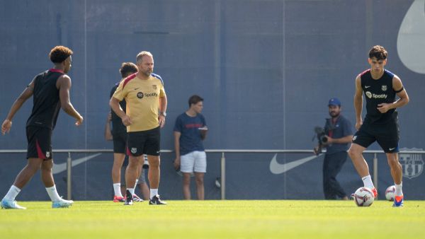 وكيل ريغيلون يؤكد اهتمام برشلونة