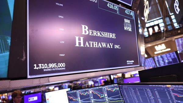 Berkshire Hathaway becomes first non-tech company to hit $1Tn