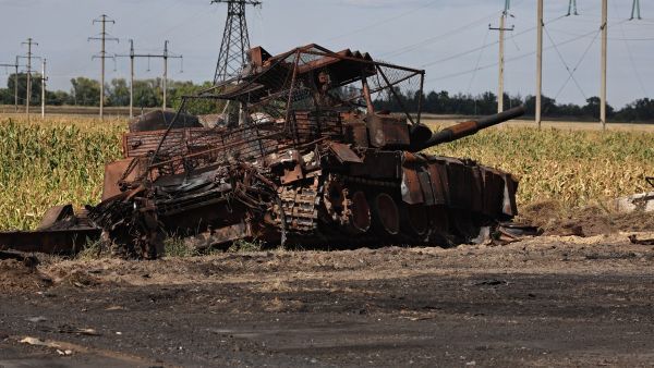 Destroyed tank in kursk 
