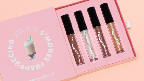 ملمع شفاه بنكهة القهوة يضع ستاربكس في أزمة ملمع شفاه بنكهة القهوة يضع ستاربكس في أزمة