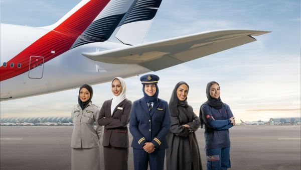 · أكثر من 200 مواطنة إمارتية تشغلن مناصب قيادية في مختلف الوحدات · أكثر من 200 مواطنة إمارتية تشغلن مناصب قيادية في مختلف الوحدات