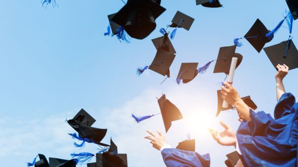 عبارات تهنئة قبول الجامعه