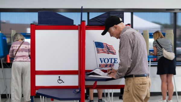 MINNEAPOLIS, MINNESOTA - SEPTEMBER 20: Voters fill out their ballots at the Minneapolis Elections & Voter Services building on September 20, 2024 in Minneapolis, Minnesota.  (Photo by Stephen Maturen / GETTY IMAGES NORTH AMERICA / Getty Images via AFP) Early voting kicks off in three US states ahead of national elections