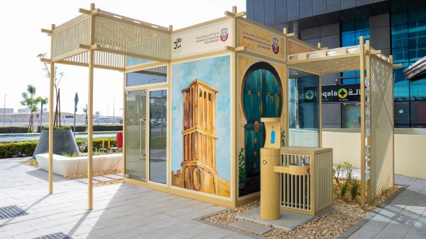 تم تصميم الأعمال الفنية، بحيث تندمج بسلاسة في الأماكن العامة، ما يضفي جاذبية وجمالاً واتصالاً أعمق بتقاليد وقيم شعب دولة الإمارات تم تصميم الأعمال الفنية، بحيث تندمج بسلاسة في الأماكن العامة، ما يضفي جاذبية وجمالاً واتصالاً أعمق بتقاليد وقيم شعب دولة الإمارات