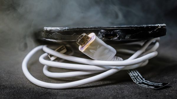 كيفية إطفاء حريق بطاريات الليثيوم