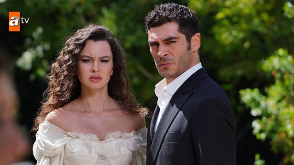 Burak Deniz Su Burcu Yazgı Coşkun