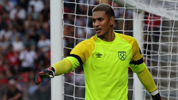West Ham United's French goalkeeper Alphonse Areola reacts during the pre-season friendly football match between Rennes and West Ham United FC at the Roazhon Park stadium in Rennes, western France, on July 29, 2023. (Photo by Fred TANNEAU / AFP) West Ham United's French goalkeeper Alphonse Areola reacts during the pre-season friendly football match between Rennes and West Ham United FC at the Roazhon Park stadium in Rennes, western France, on July 29, 2023. (Photo by Fred TANNEAU / AFP)