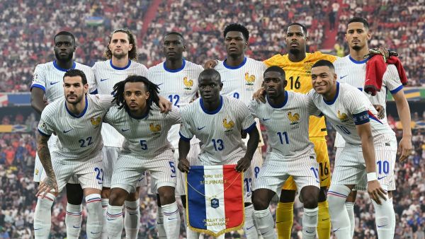 France's players pose for a picture during the UEFA Euro 2024 semi-final football match between Spain and France at the Munich Football Arena in Munich on July 9, 2024. (Photo by Fabrice COFFRINI / AFP)