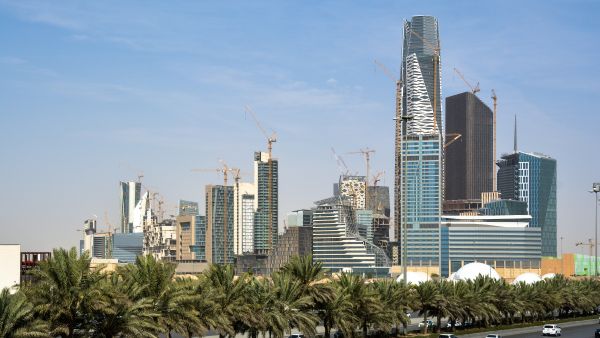 Saudi Arabia issues first license for gas cylinders sales
