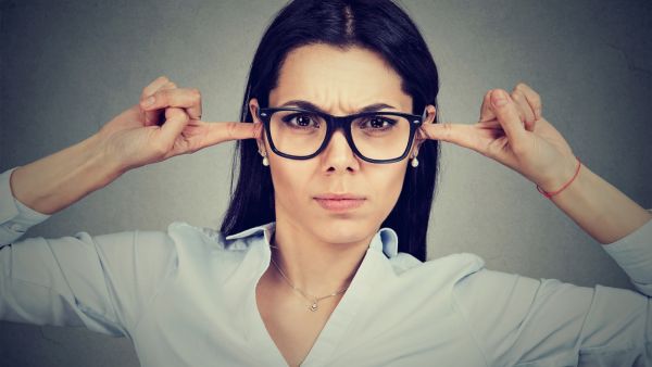 5 علامات تدل على أنك سام لنفسك دون علمك، وفقًا لعلم النفس