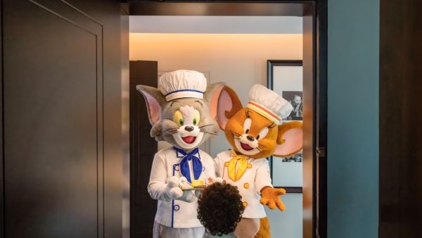 Tom And Jerry Bring Saffron Cheesecake Delight To Your Room At The Wb™ Abu Dhabi Tom And Jerry Bring Saffron Cheesecake Delight To Your Room At The Wb™ Abu Dhabi