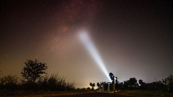 وفي كلا المجالين اللذين تم تقييمهما، أظهرت شركة إريكسون نمواً إيجابياً قوياً مقارنة بتقرير العام الماضي وفي كلا المجالين اللذين تم تقييمهما، أظهرت شركة إريكسون نمواً إيجابياً قوياً مقارنة بتقرير العام الماضي،