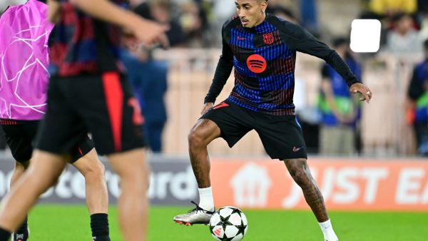 مدرب منتخب البرازيل يخطط لتغيير دور رافينيا