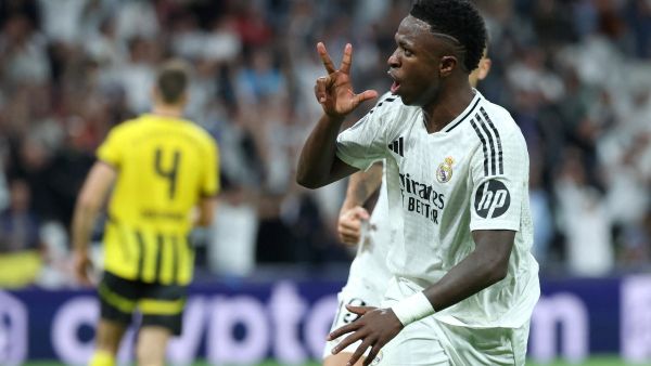 فوز ريال مدريد المثير على دورتموند يعزز ثقة أنشيلوتي بفينيسيوس