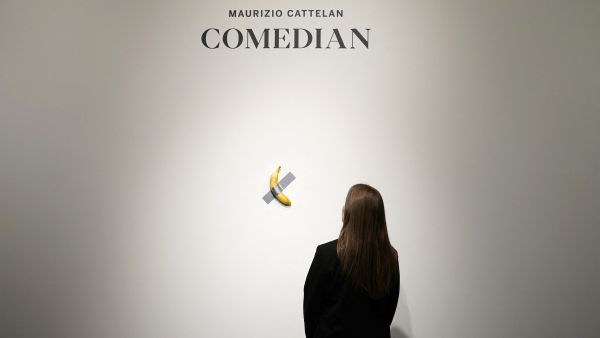 Viral banana artwork for sale at $1.5M