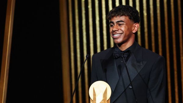 برشلونة يستعد لتمديد عقد لامين يامال بعد فوزه بجائزة كوبا