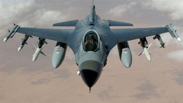 F16