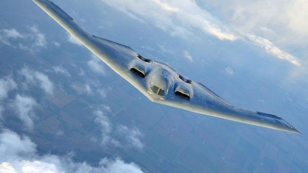 القاذفات الشبح B-2.