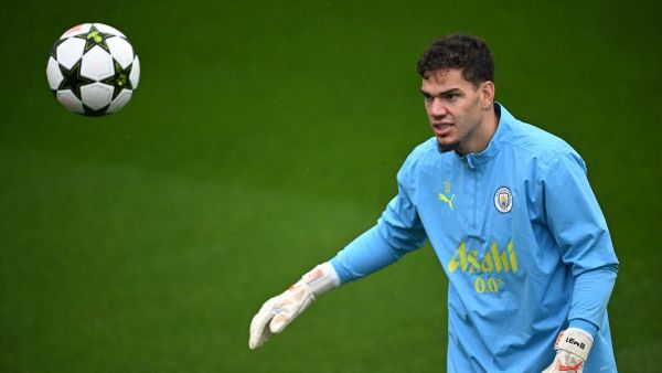 Manchester City's Brazilian goalkeeper #31 Ederson attends a team training session at Manchester City's training ground, in Manchester, north-west England, on September 30, 2024, on the eve of their UEFA Champions League 1st round day 2 football match against Slovan Bratislava. (Photo by Paul ELLIS / AFP) Manchester City's Brazilian goalkeeper #31 Ederson attends a team training session at Manchester City's training ground, in Manchester, north-west England, on September 30, 2024, on the eve of their UEFA Champions League 1st round day 2 football match against Slovan Bratislava. (Photo by Paul ELLIS / AFP)