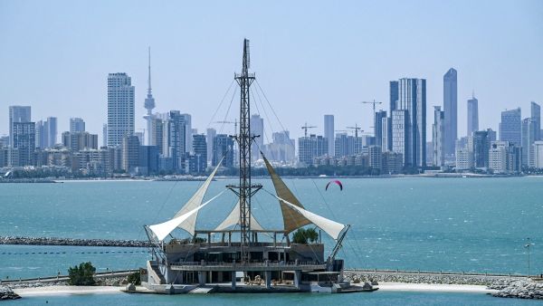 الحريص استغل نفوذه لدى بلدية الكويت والهيئة العامة للصناعة