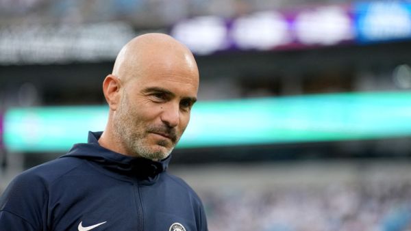Head coach Enzo Maresca of Chelsea looks on during a pre-season friendly match against Real Madrid at Bank of America Stadium on August 06, 2024 in Charlotte, North Carolina. Grant Halverson/Getty Images/AFP (Photo by GRANT HALVERSON / GETTY IMAGES NORTH AMERICA / Getty Images via AFP) Head coach Enzo Maresca of Chelsea looks on during a pre-season friendly match against Real Madrid at Bank of America Stadium on August 06, 2024 in Charlotte, North Carolina. Grant Halverson/Getty Images/AFP (Photo by GRANT HALVERSON / GETTY IMAGES NORTH AMERICA / Getty Images via AFP)