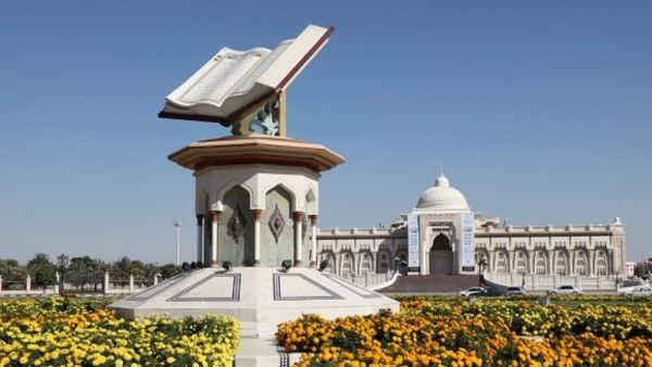 الشارقة للكتاب تعفي دور نشر من رسوم المشاركة في معرض الشارقة للكتاب