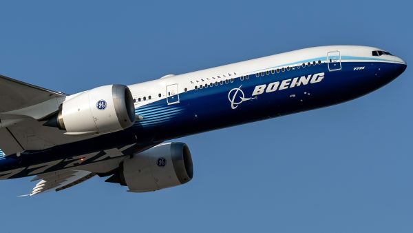 Boeing to lay off 10% of its workforce