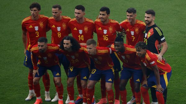 Spain players pose for a picture during the UEFA Euro 2024 final football match between Spain and England at the Olympiastadion in Berlin on July 14, 2024. (Photo by Odd ANDERSEN / AFP) Spain players pose for a picture during the UEFA Euro 2024 final football match between Spain and England at the Olympiastadion in Berlin on July 14, 2024. (Photo by Odd ANDERSEN / AFP)
