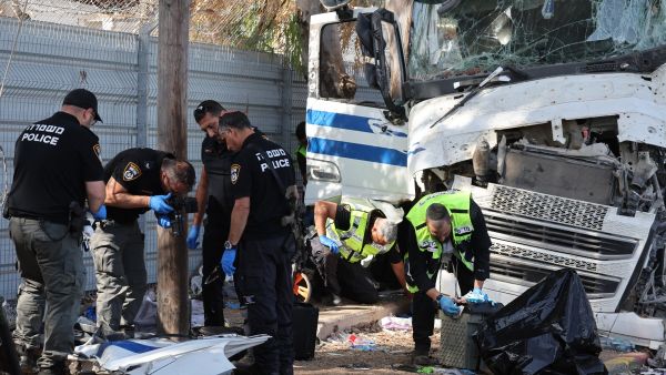 وقع الحادث عند محطة حافلات قرب قاعدة غليلوت العسكرية