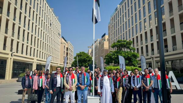 خلال الحدث مجموعة ألف تحتفل بيوم العلم الإماراتي في الممشى الشارقة