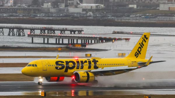 Spirit Airlines files for bankruptcy as losses mount