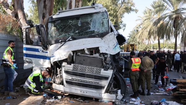عملية دهس نفذها سائق فلسطيني بشاحنة في "تل ابيب"