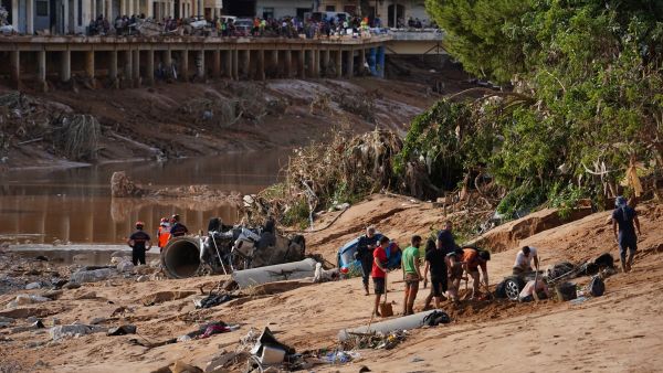 أعلنت الحكومة الإسبانية، حدادا رسميا لمدة ثلاثة أيام على أرواح الضحايا