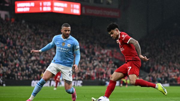 الذكاء الاصطناعي يتوقع الفائز في مباراة ليفربول ومانشستر سيتي اليوم