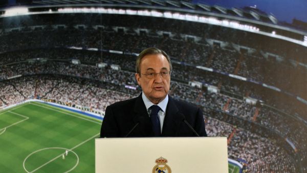 رسالة فلورنتينو بيريز إلى لوكا مودريتش (Photo by GERARD JULIEN / AFP) رسالة فلورنتينو بيريز إلى لوكا مودريتش